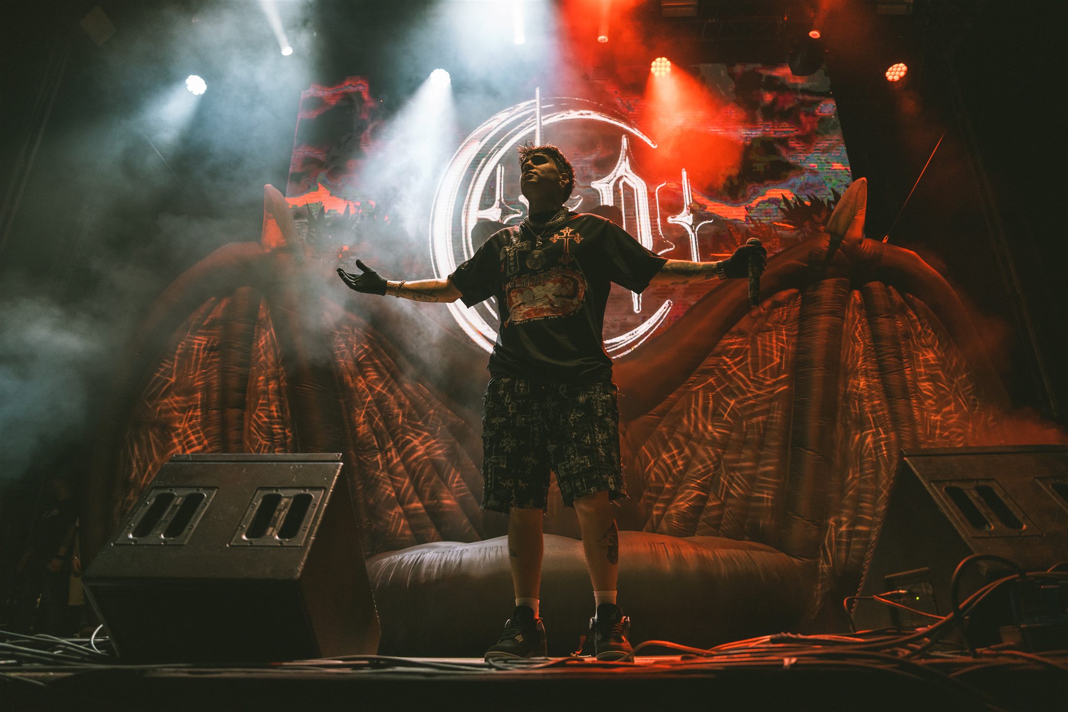 Cro actuando en directo en Boombastic Gijón 2024 - fotografía de Noland Live
